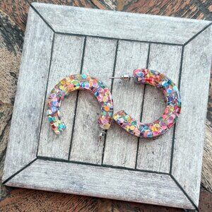 NWFlorafaunaUS Colorful Confetti Acrylic Hoop Earrings